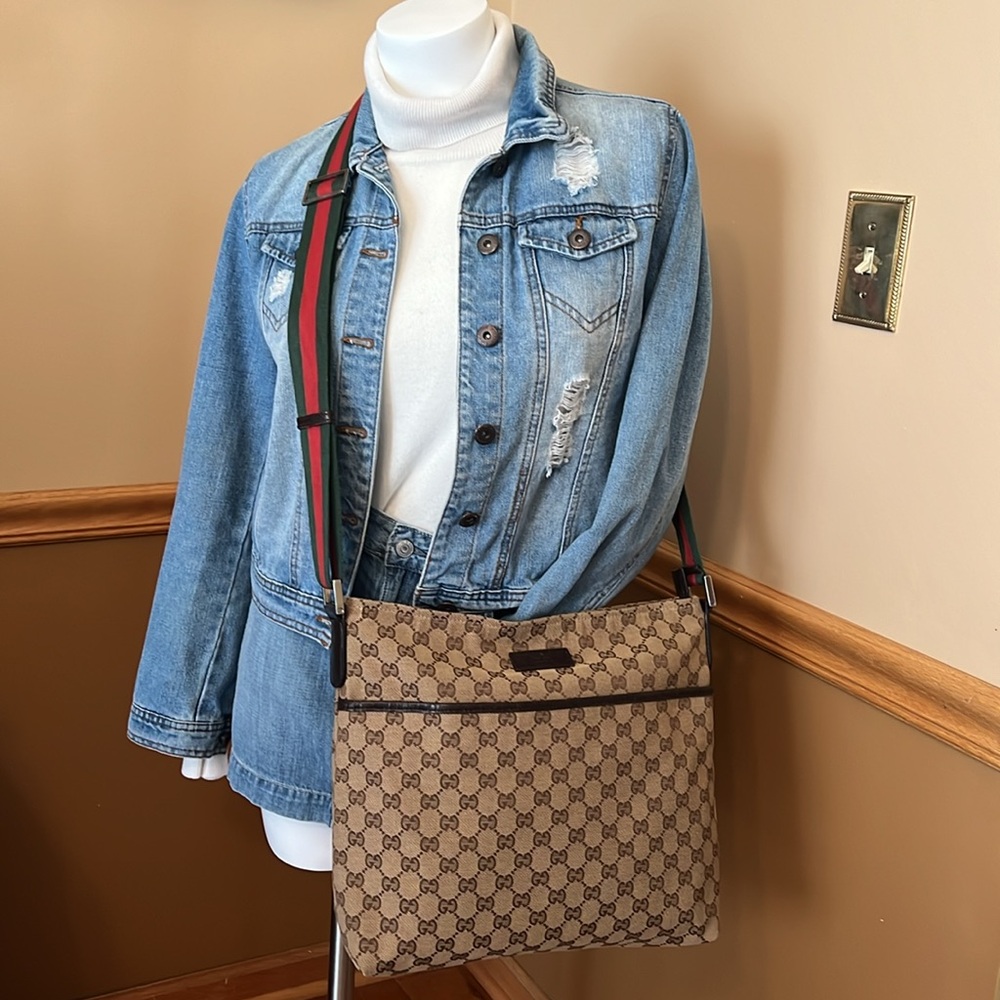 Gucci GG Canvas Web Messenger Bag